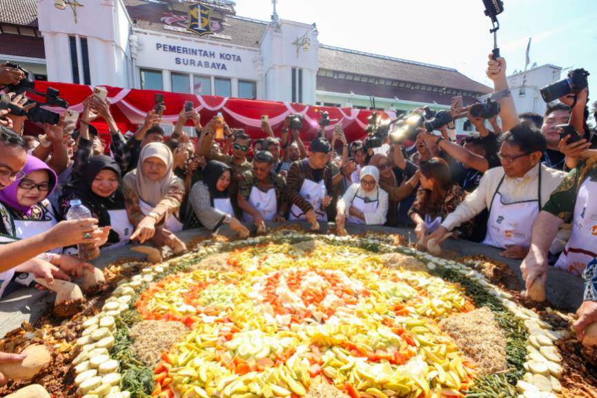 Festival Rujak Uleg 2024 Sukses Digelar di Balai Kota