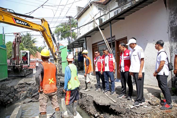 Wali Kota Eri Tegur Kontraktor 