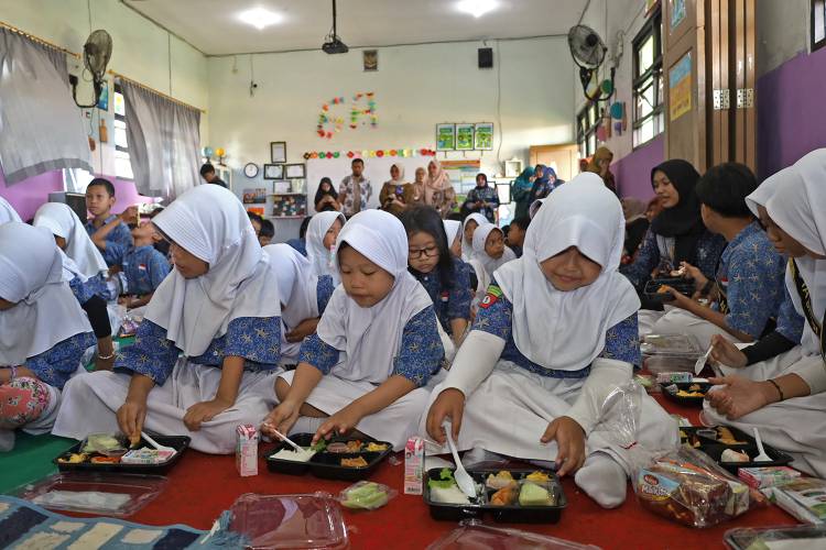 Gencarkan Safari Gemar Makan Ikan ke Sekolah Dasar 