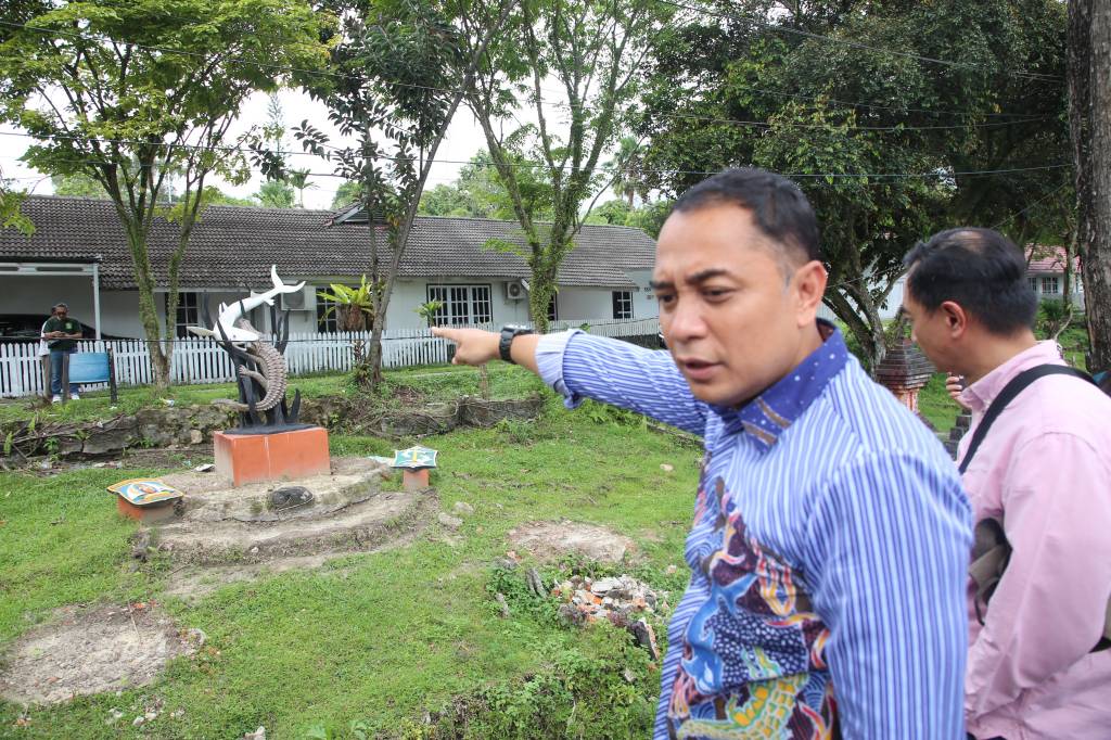 Wali Kota Eri Pugar Tugu Surabaya di Kota Balikpapan