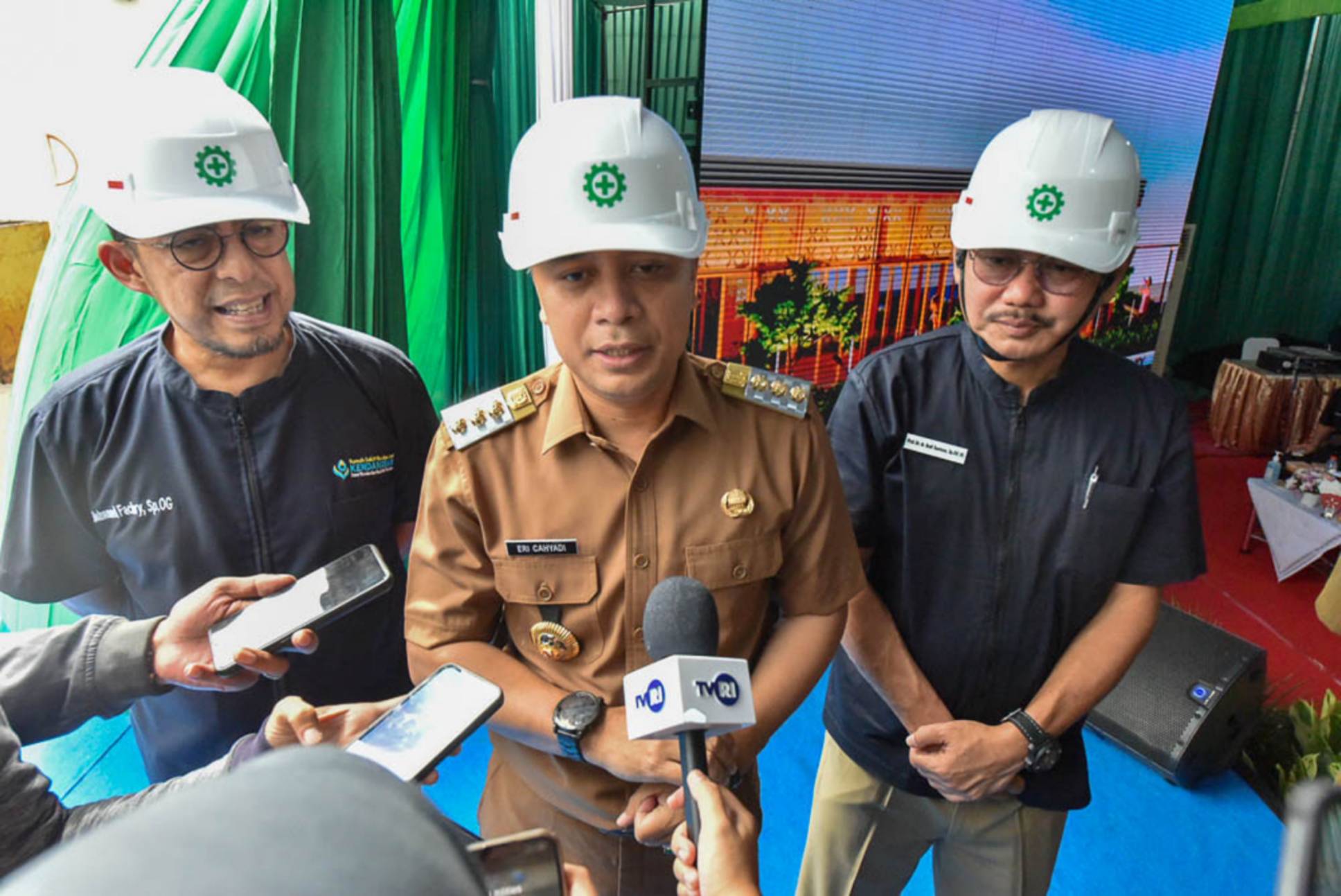 Wali Kota Surabaya Eri Cahyadi menghadiri acara groundbreaking