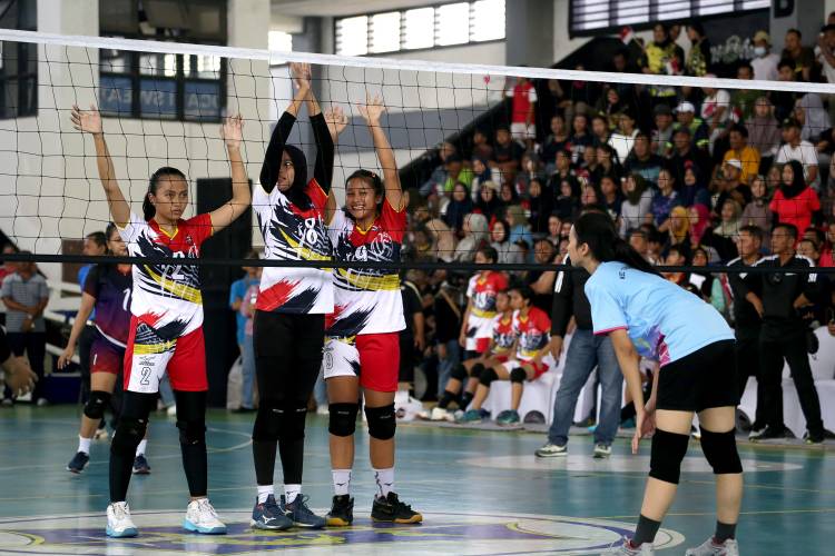 Semangat Membara Wanita Surabaya di Gelora Pancasila, 
