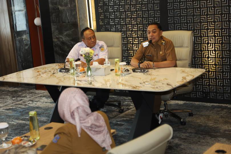 Audiensi dengan KAI Daop 8, Wali Kota Eri Cahyadi