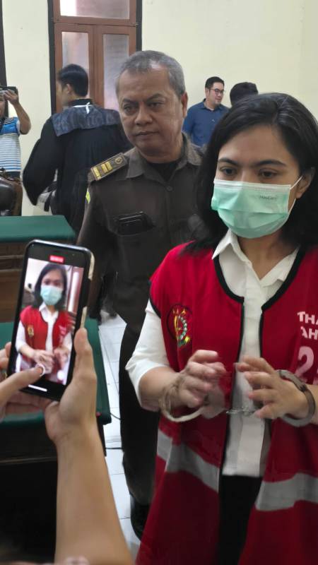 Terdakwa Indah Catur Agustin 