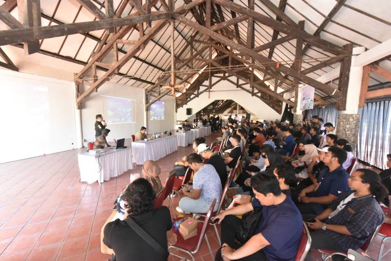 Para Peserta Siapkan Ide Kelola Hi-Tech Mal