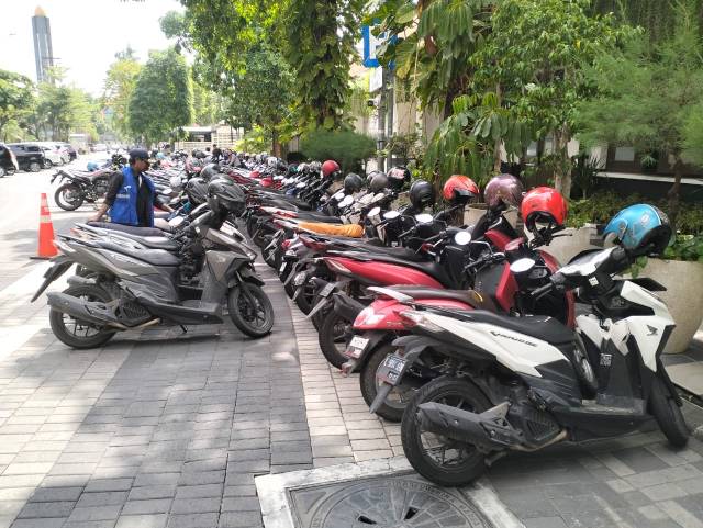 Pemkot Surabaya Perbanyak Lokasi Parkir Resmi Jadi 1425 Titik