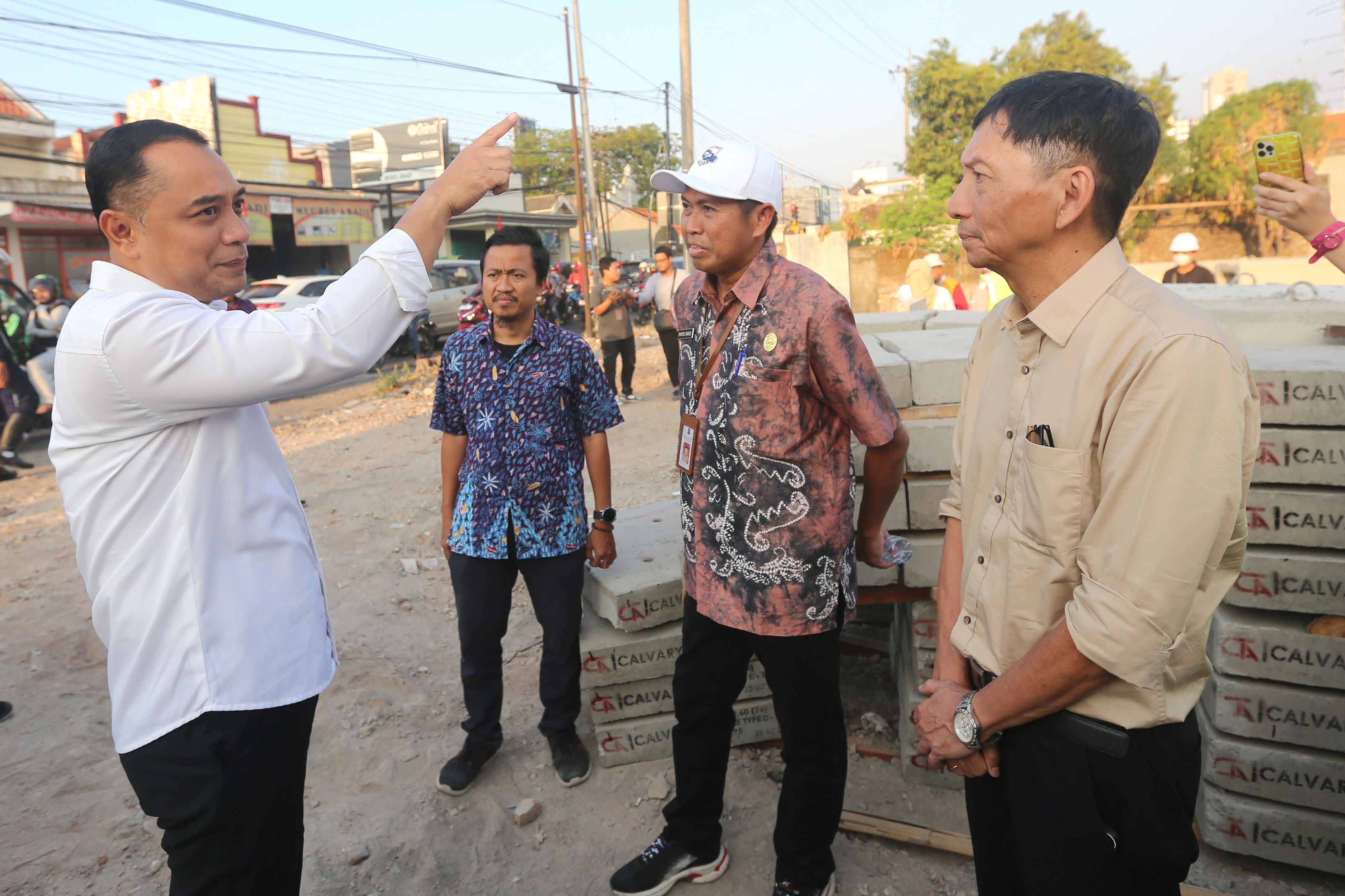 Pemkot Surabaya Mulai Lakukan Pelebaran Jalan Raya Menganti