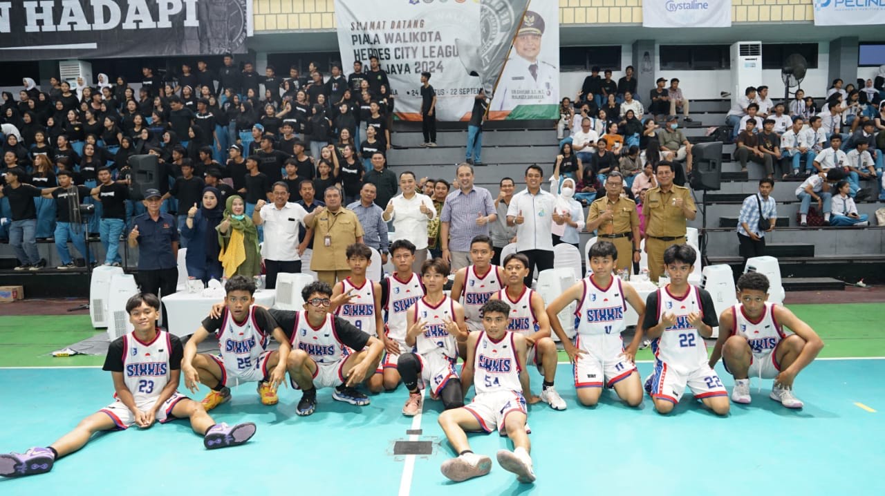 Wali Kota Eri Buka Kejuaran Bola Basket antar SMA/SMK se-Surabaya