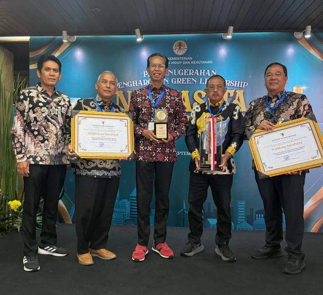 Wali Kota Eri Cahyadi Raih Penghargaan Nirwasita Tantra dari KLHK RI