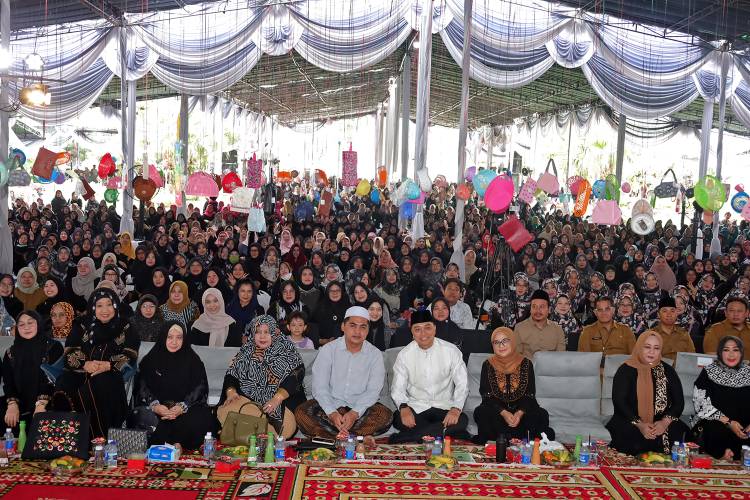 Peringatan Maulid Nabi di Balai Kota Surabaya 