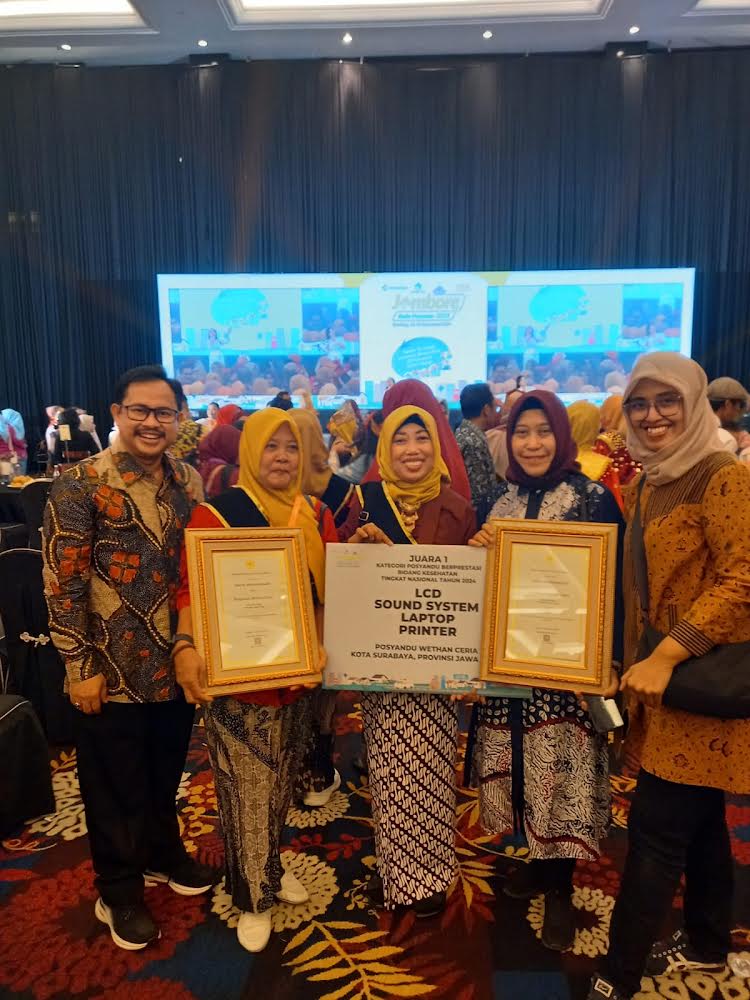Posyandu Wethan Ceria Surabaya Sabet Juara 1 Posyandu Berprestasi 