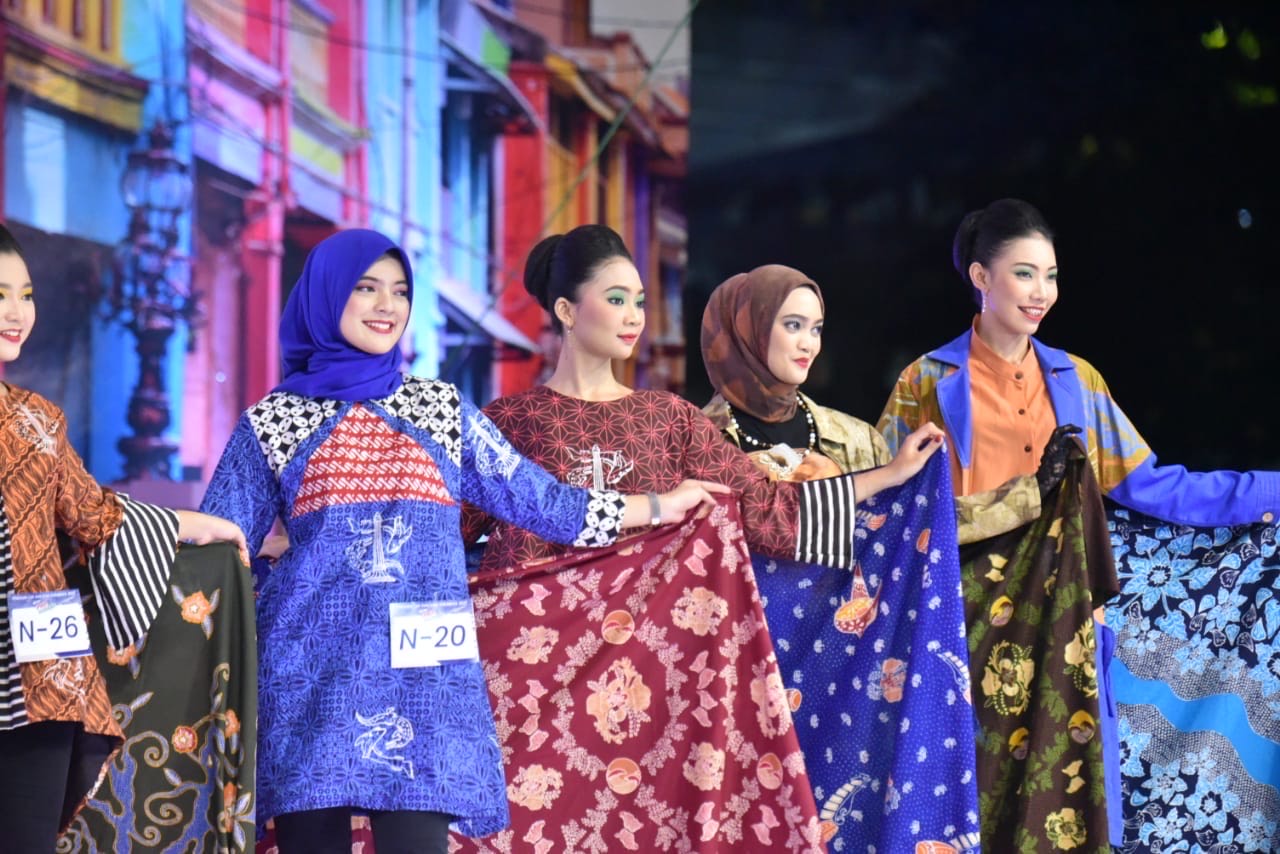 Batik Surabaya 2024 di Kota Lama, Pemkot Kenalkan Desain Motif Baru
