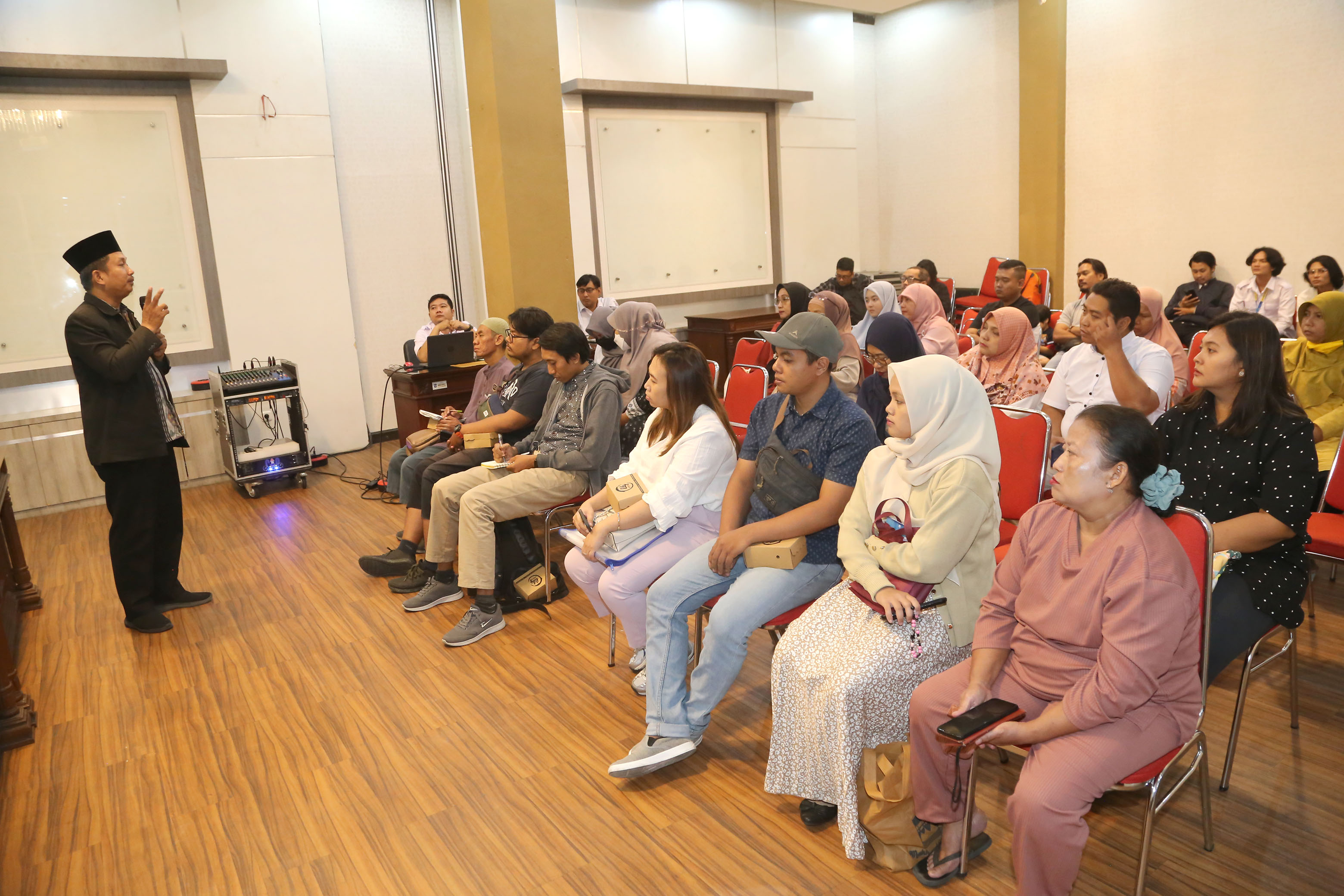  Pelaku UMKM Ikuti Sosialisasi Sertifikasi Halal