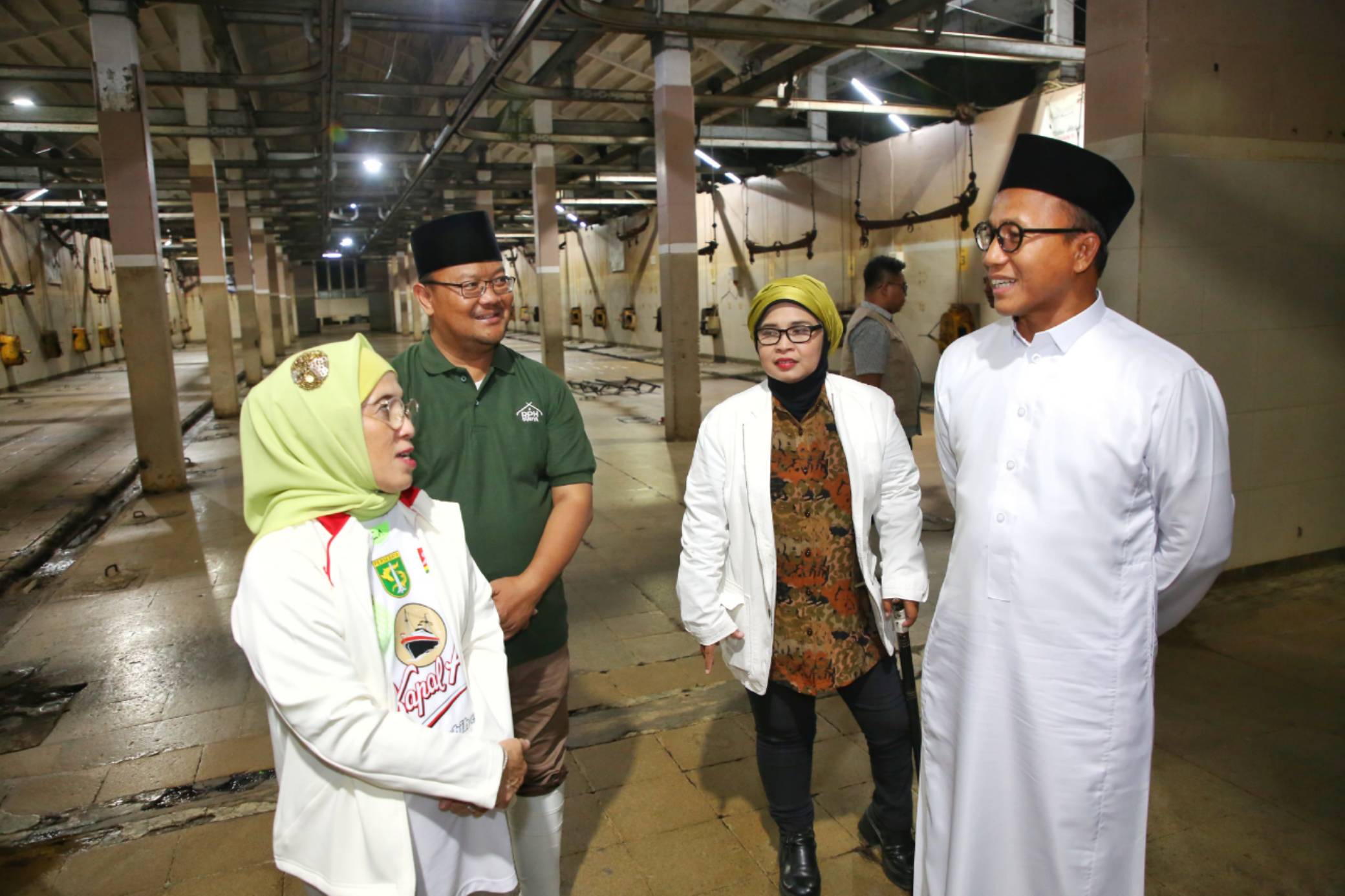 PJs Wali Kota Restu Novi Pastikan Proses Penyembelihan di PD RPH Sesuai Prosedur dan Syariah 