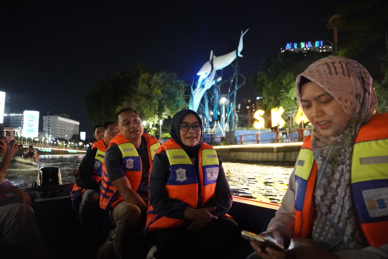 Wisata Perahu Air Susur Sungai Kalimas Dipercantik, 