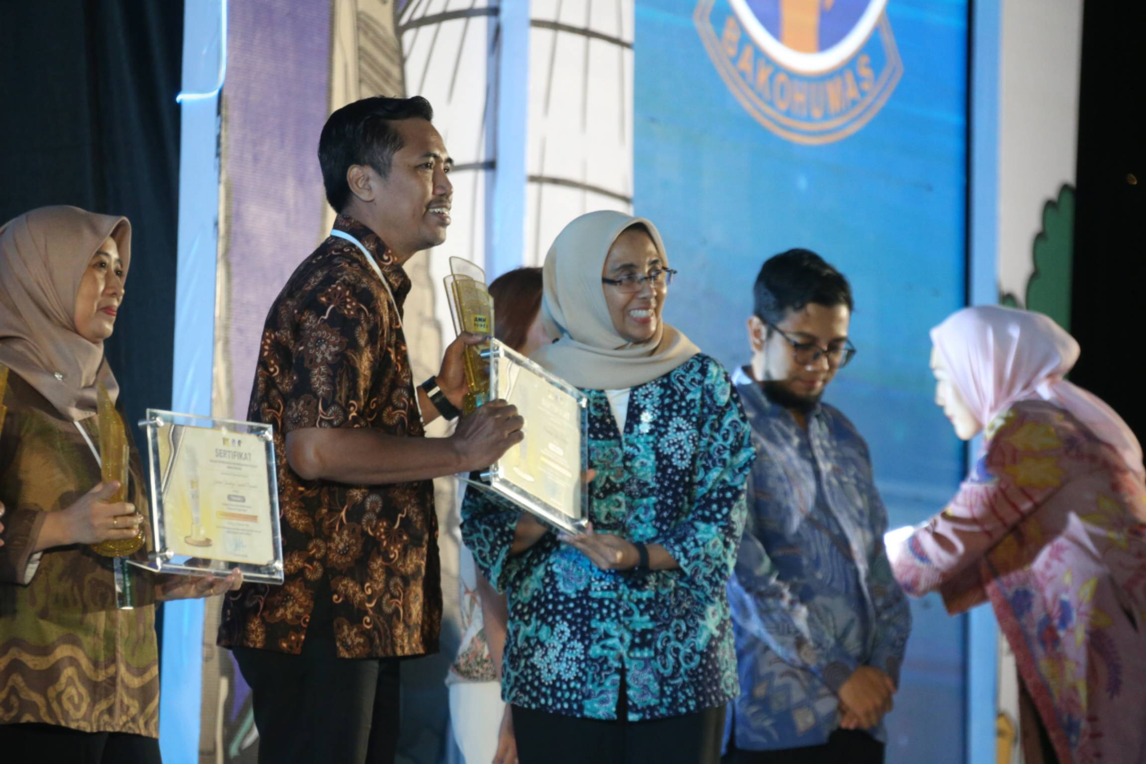 Pemkot Surabaya Raih Penghargaan Kategori Siaran Pers