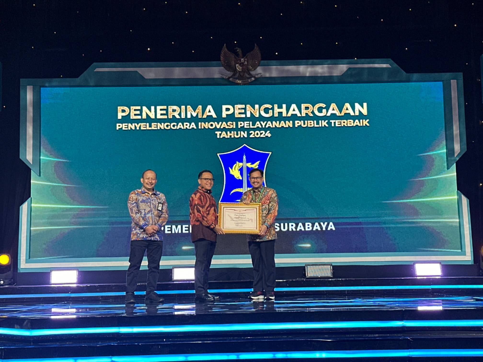 Pemkot Surabaya Raih Penghargaan dari Kemen PANRB
