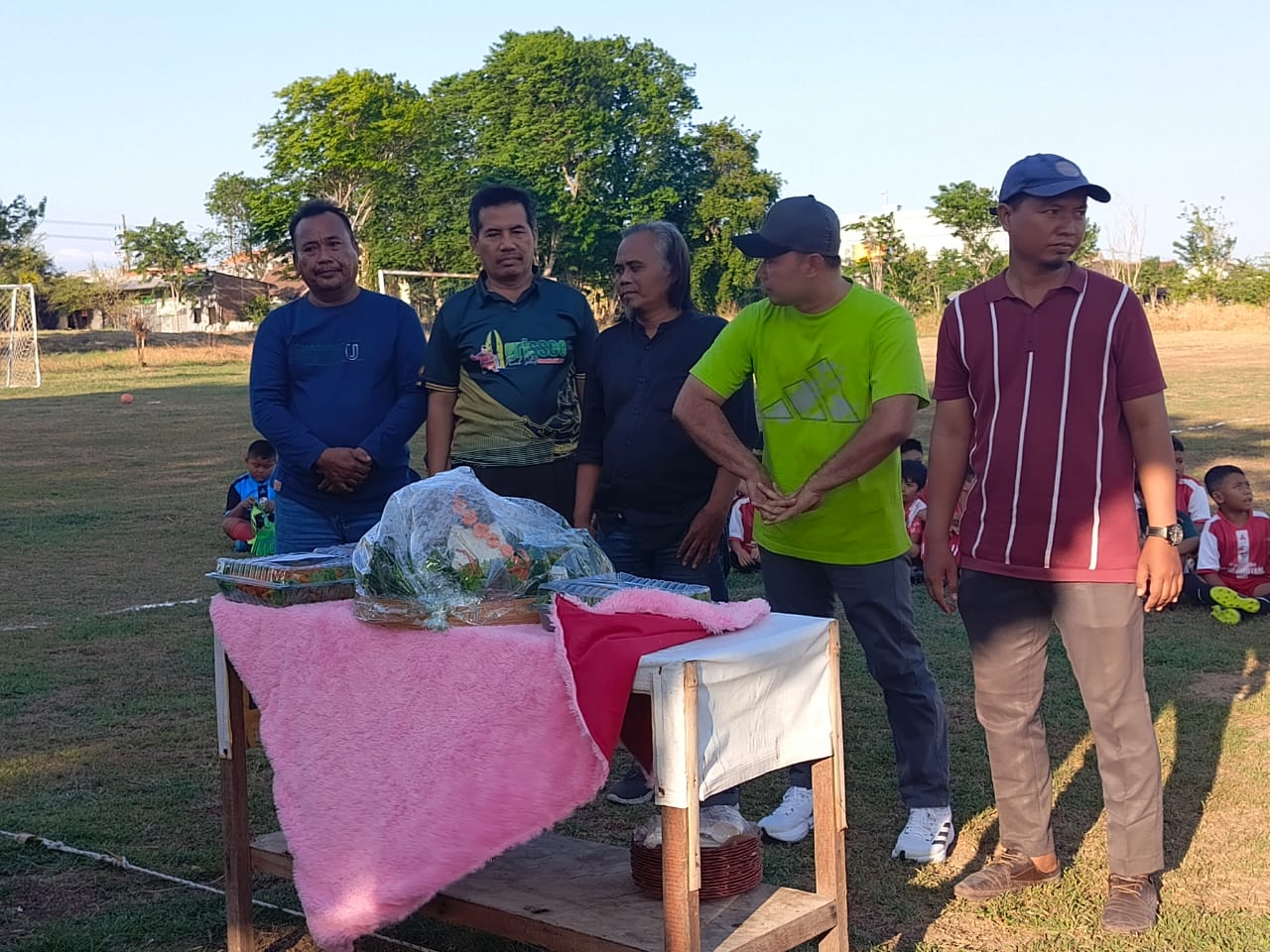 Launching Sekolah Sepak Bola di Kampung Menganti Gresik 