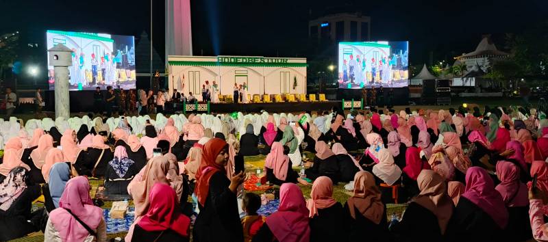 Ribuan Warga Peringati Hari Santri Nasional di Tugu Pahlawan Surabaya 