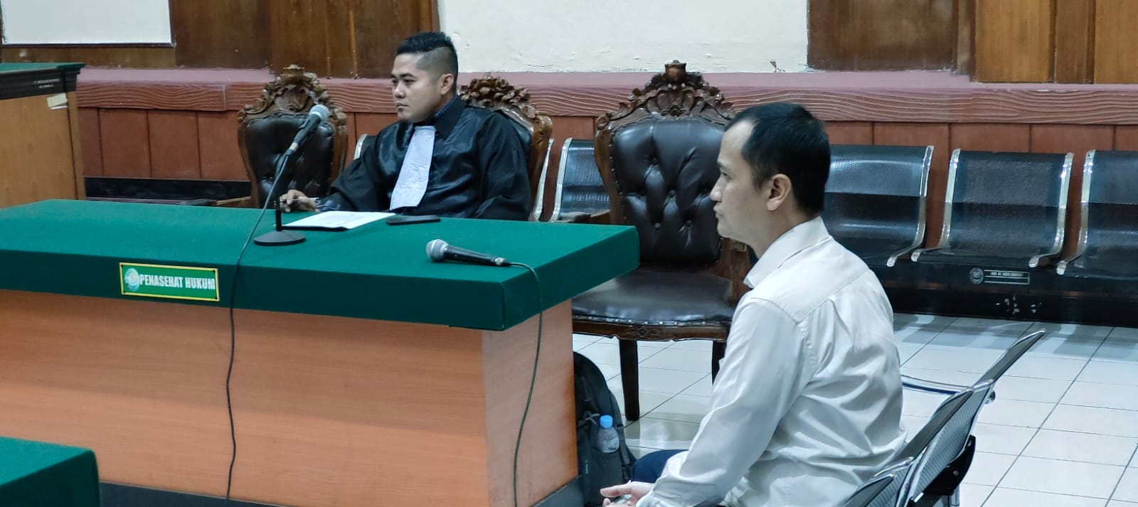 Suasana Sidang di Pengadilan Negeri Surabaya