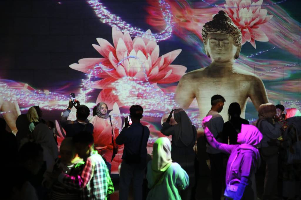 Pemkot Surabaya Bersama LZY Visual Gelar Pameran Video Mapping