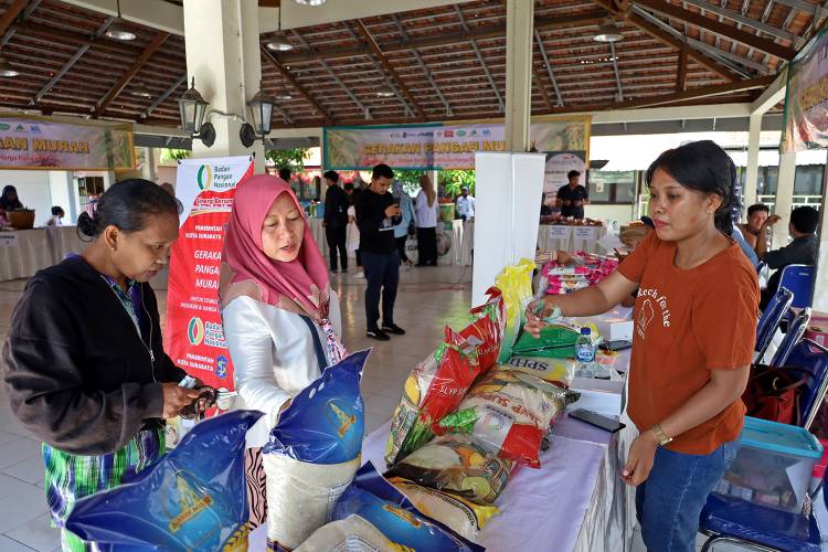 Pemkot Surabaya Rutin Gelar Gerakan Pangan Murah, 
