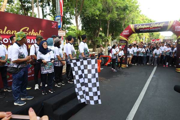 Pemkot bersama KPU Surabaya Gelar Jalan Sehat
