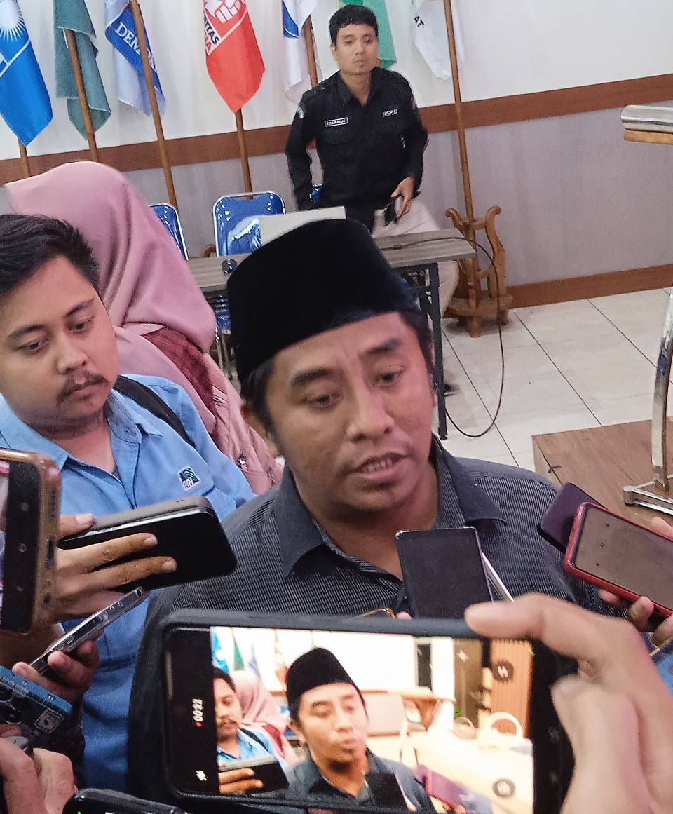 Subairi Devisi Sosdiklih Parmas Dan SDM KPU Surabaya 