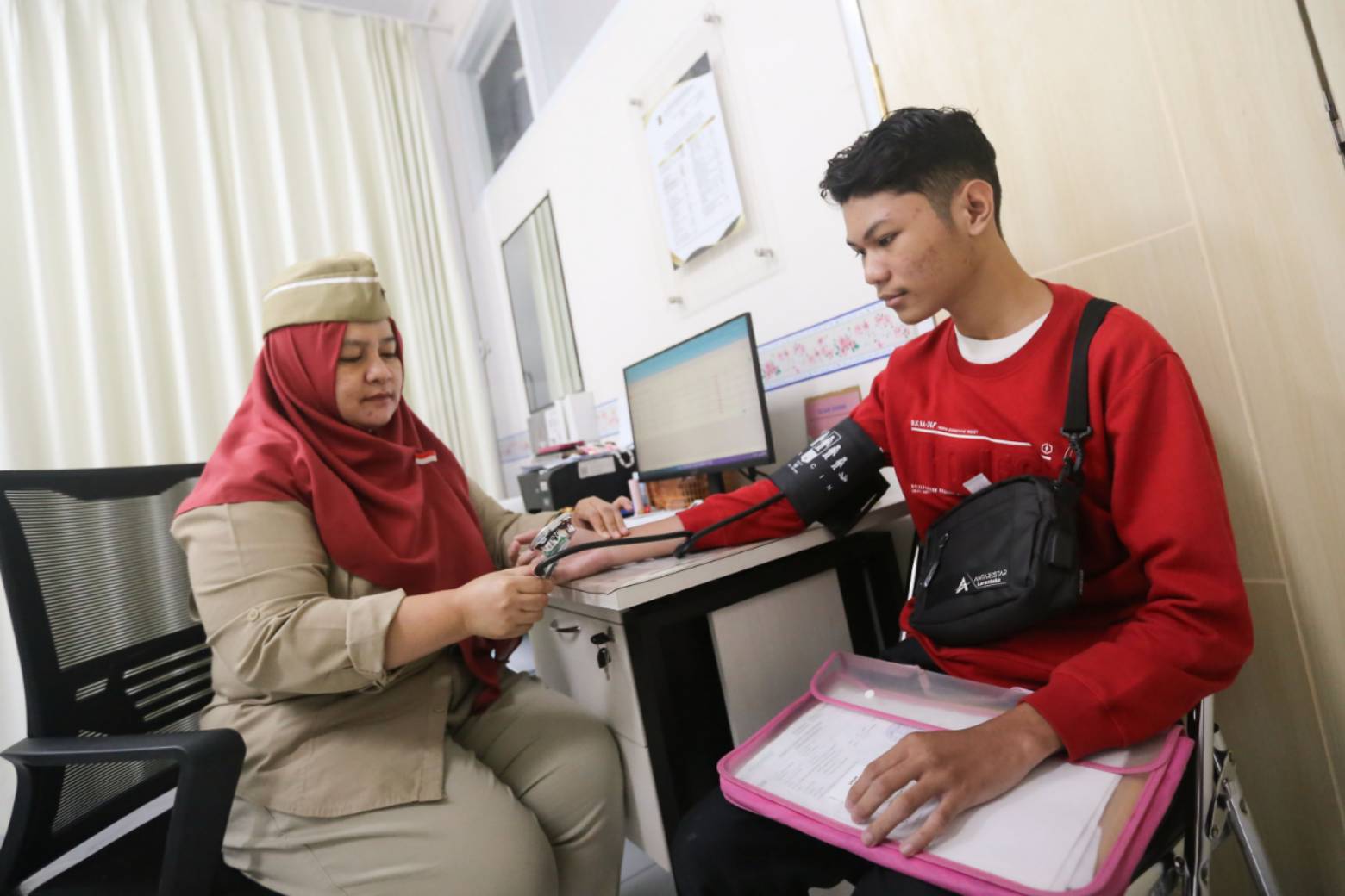 ASN Pemkot Surabaya Kompak Kenakan Pakaian Perjuangan 