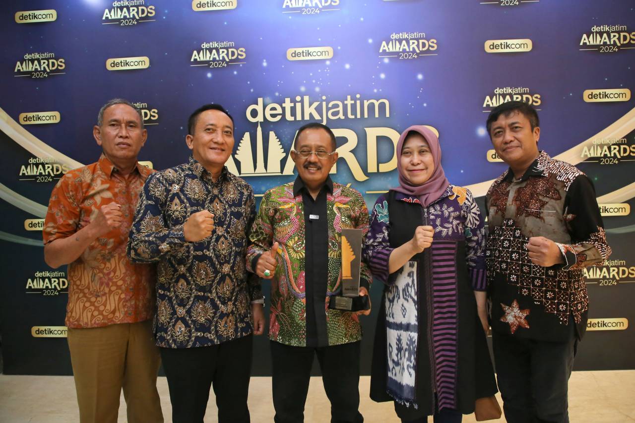 Pemkot Surabaya Sabet Penghargaan Kategori Peningkatan Kesehatan Anak