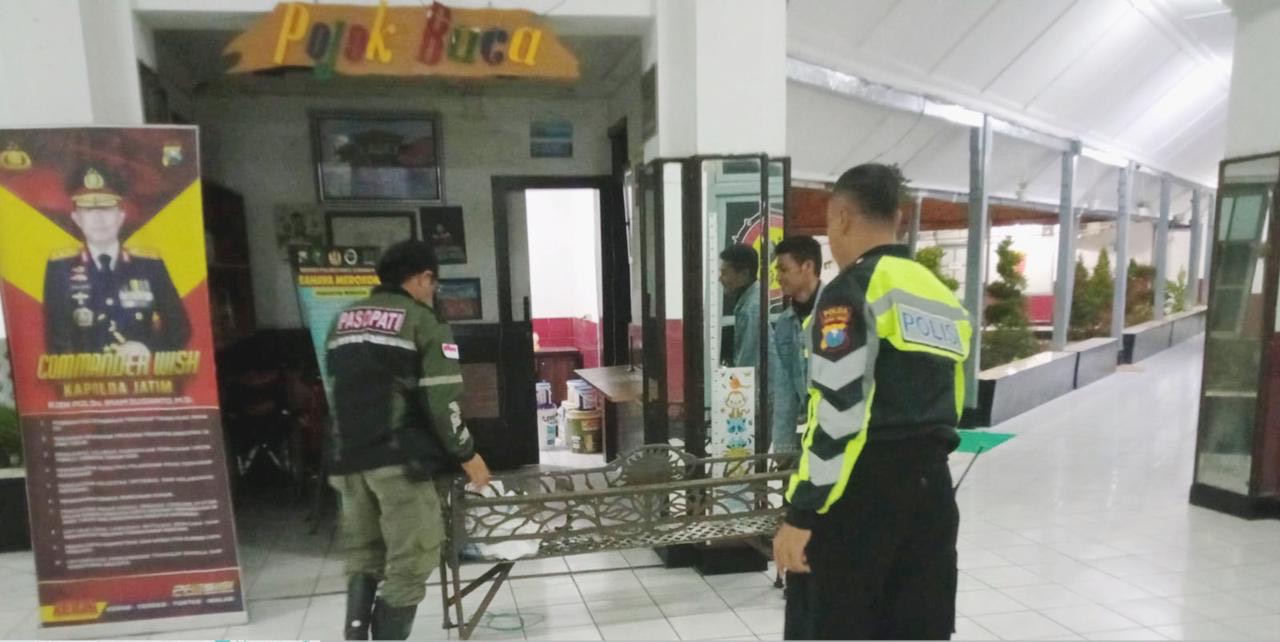 Satpol PP Surabaya Amankan Pencuri Kursi Besi Milik Pemkot, 