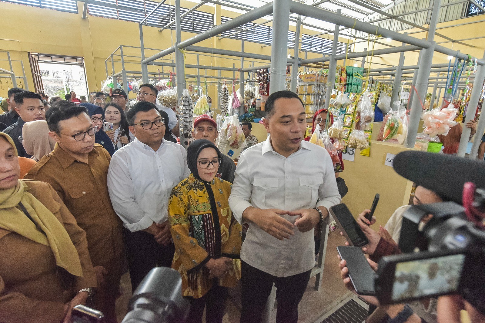 Wali Kota Eri Resmikan Pasar Karah Surabaya