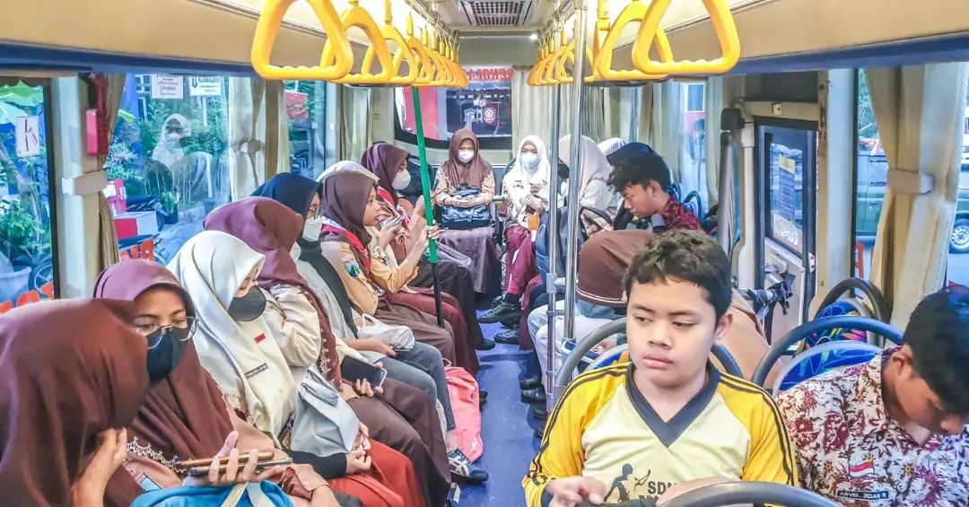 Pemkot Surabaya Optimalkan Layanan Bus Sekolah