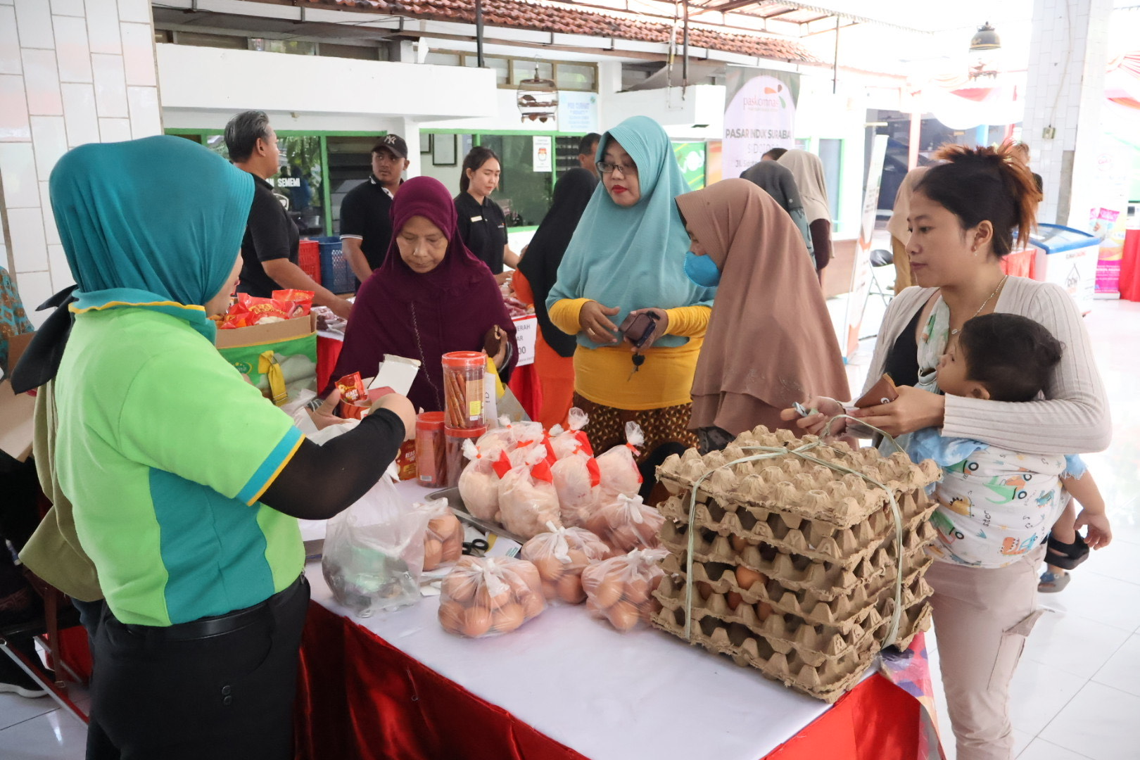 Pemkot Surabaya Pastikan Stok Bahan Pangan Aman Jelang Nataru 2024/2025