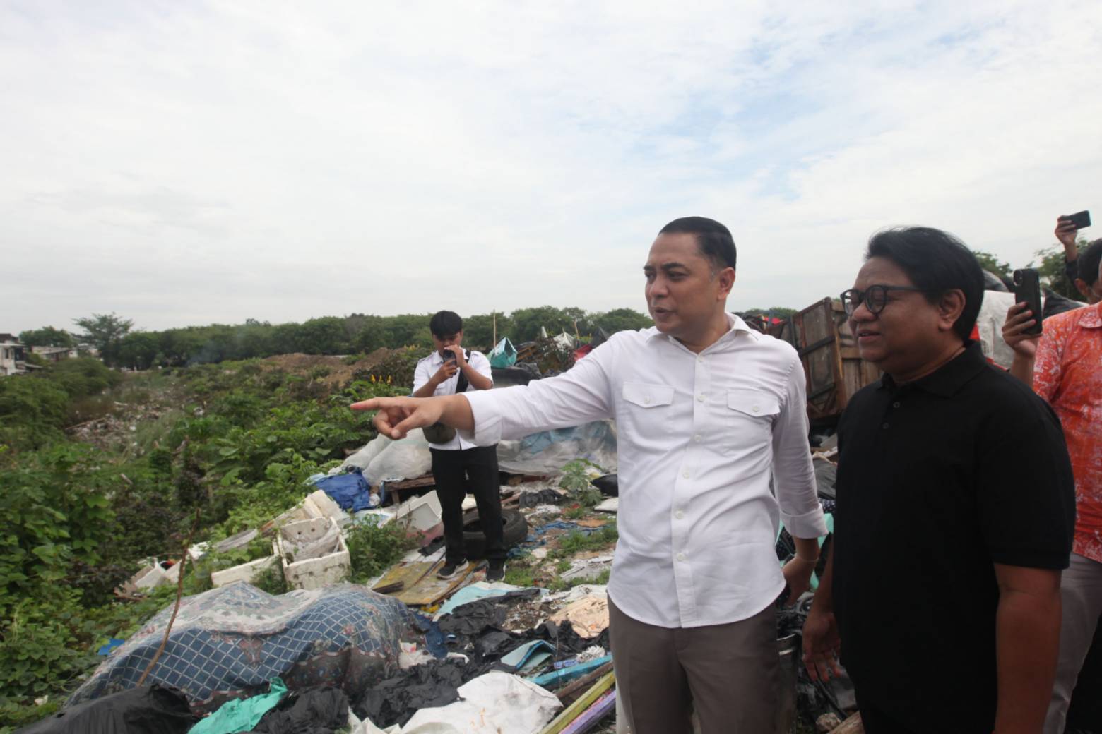 Wali Kota Eri Meninjau Lokasi Banjir 