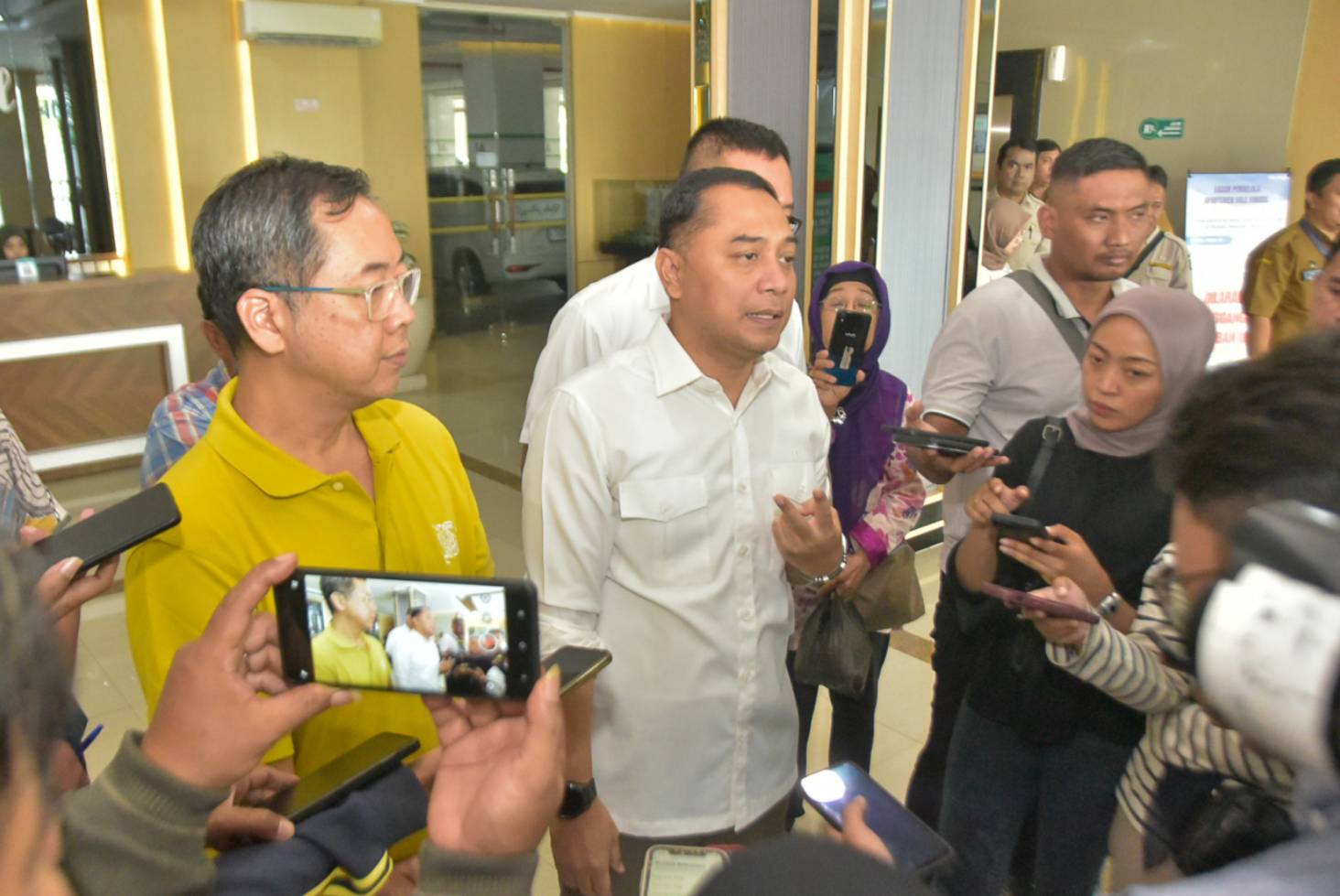 Wali Kota Eri Cahyadi Mediasi Pengelola dan Penghuni Apartemen Bale Hinggil 
