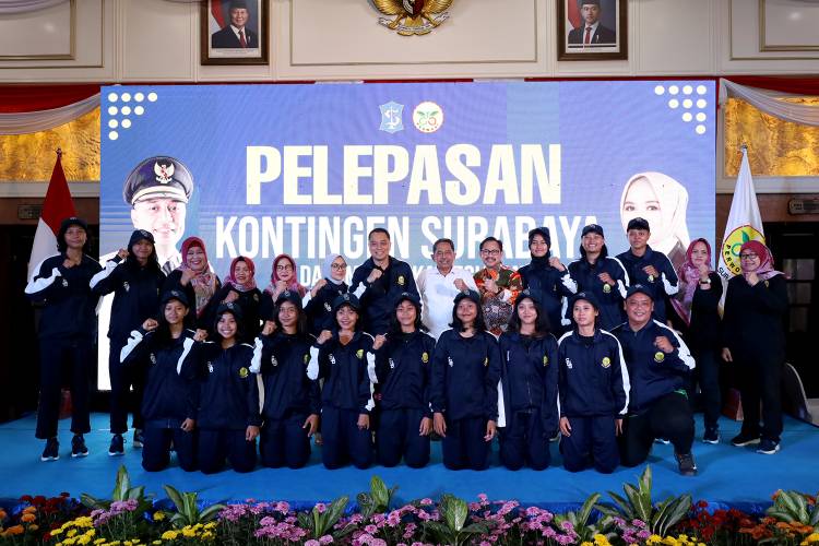Wali Kota Surabaya Eri Cahyadi Lepas Kontingen PORWAPROV 2024