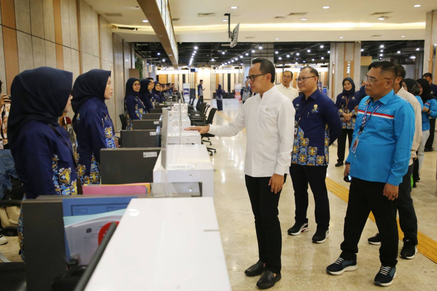 Kunjungan Wamendagri di Kantor Dispendukcapil Surabaya 