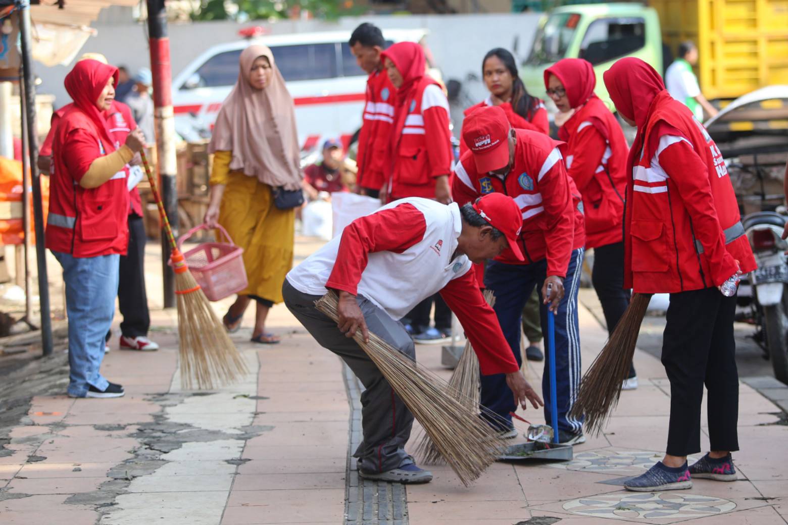Aksi Bersih Pasar dalam Rangka HPSN