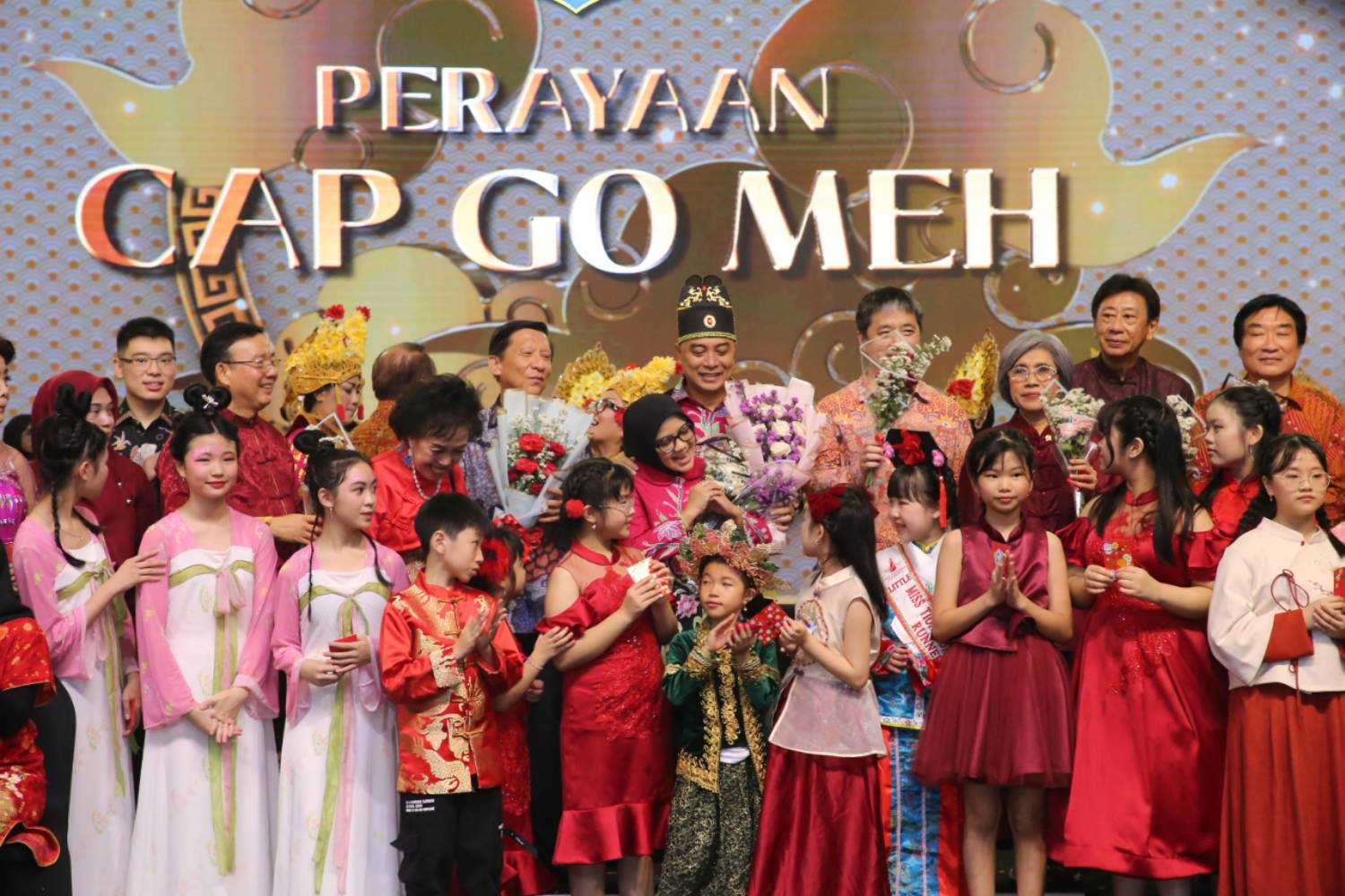 Kemeriahan Cap Go Meh Nusantara di Balai Kota Surabaya