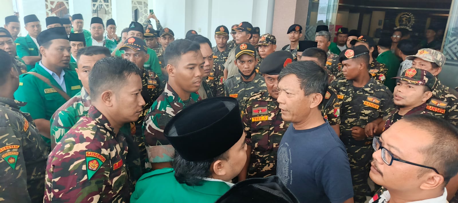 Suasana Jelang Konfercan Ansor Surabaya di Balai Pemuda yang Akhirnya Batal di Gelar 