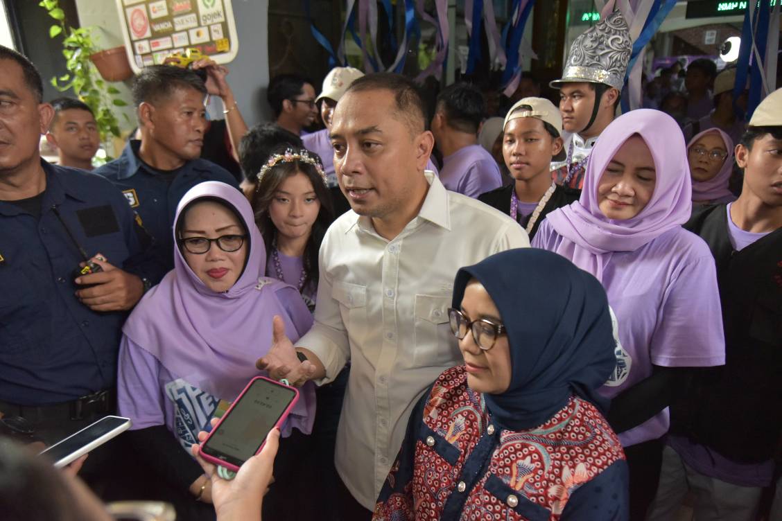 Wali Kota Eri Apresiasi Charity Spectra &amp; Open Air SMPN 1 Surabaya