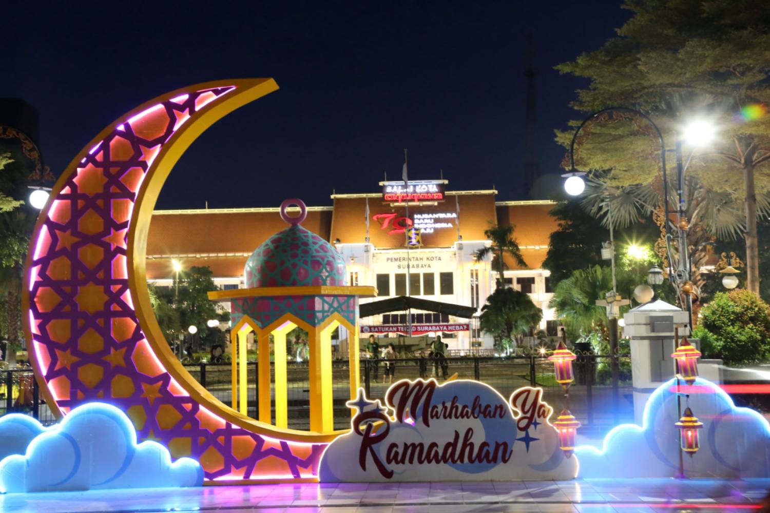Pemkot Surabaya Percantik Kota Dengan Ornamen Ala Timur Tengah 