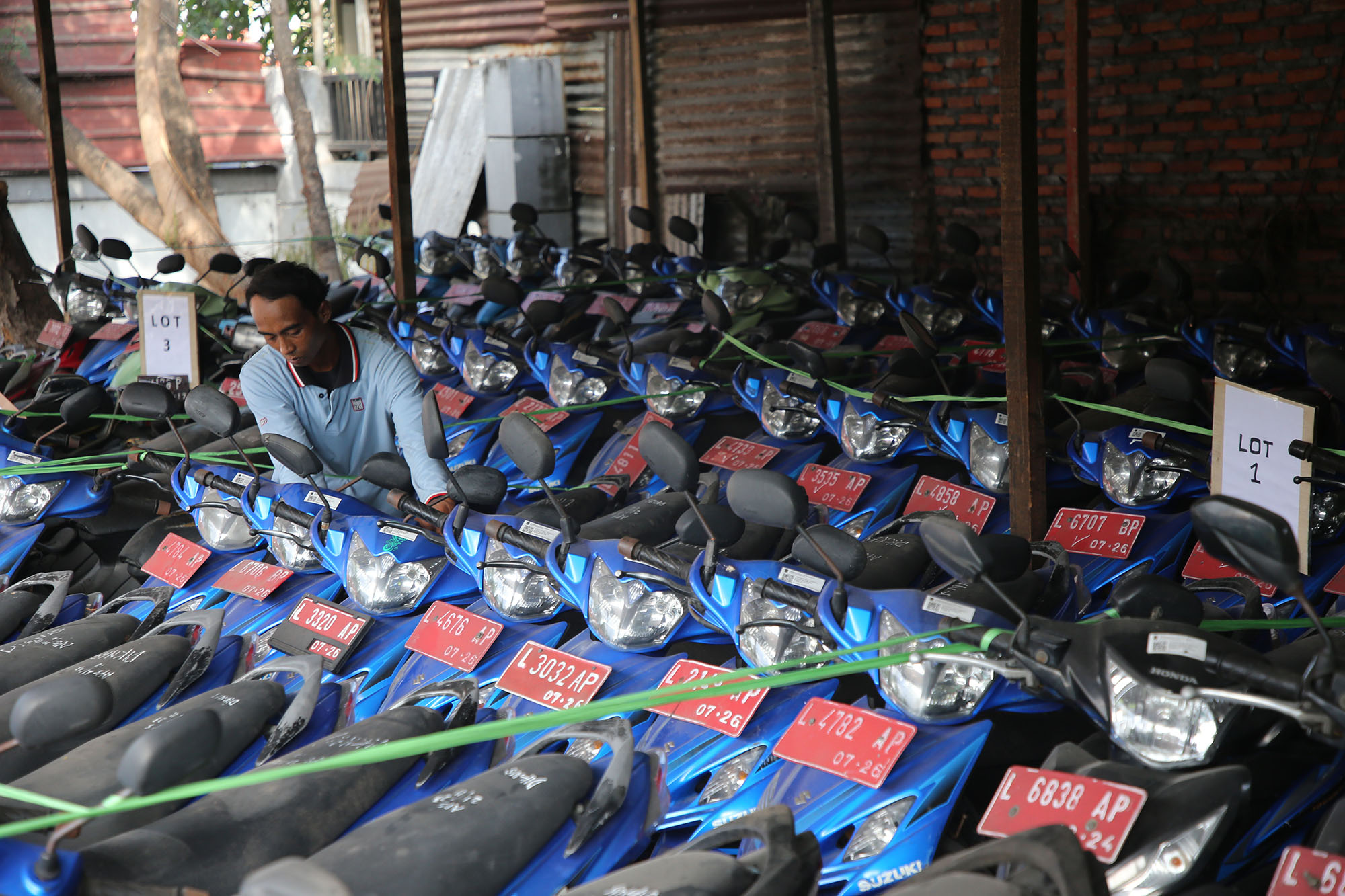  Pemkot Surabaya Buka Lelang 74 Unit Kendaraan