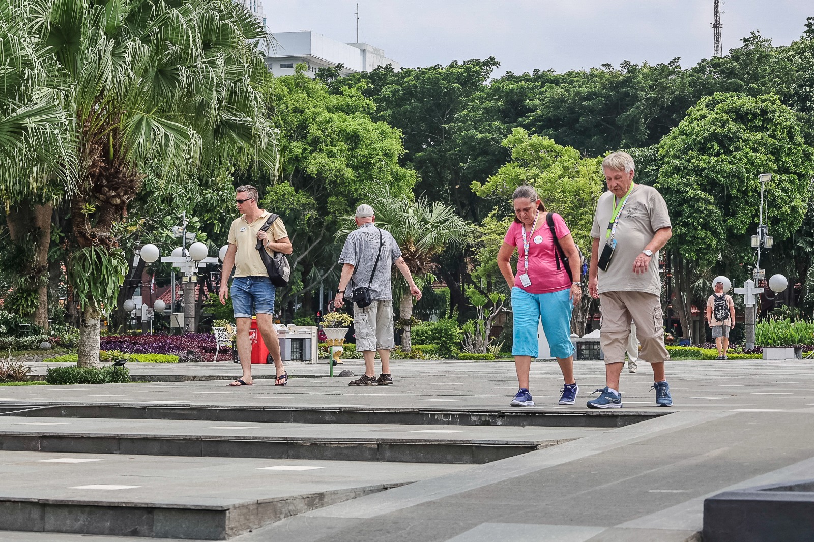 Kunjungan Turis di Balai Kota Surabaya 