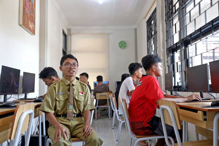 Anak Penerima Program 1 Keluarga Miskin 1 Sarjana Bisa Kuliah Gratis
