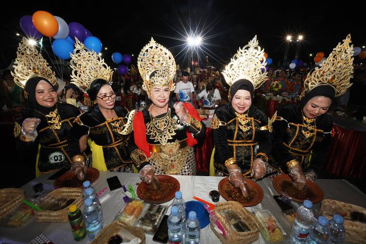 Festival Rujak Uleg "The Legend of THR" 
