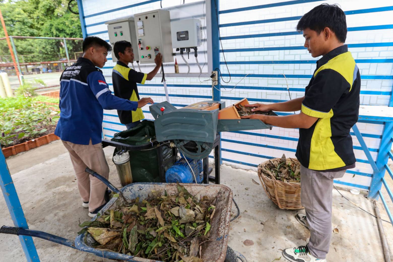 Rumah Kompos Rungkut Kidul,