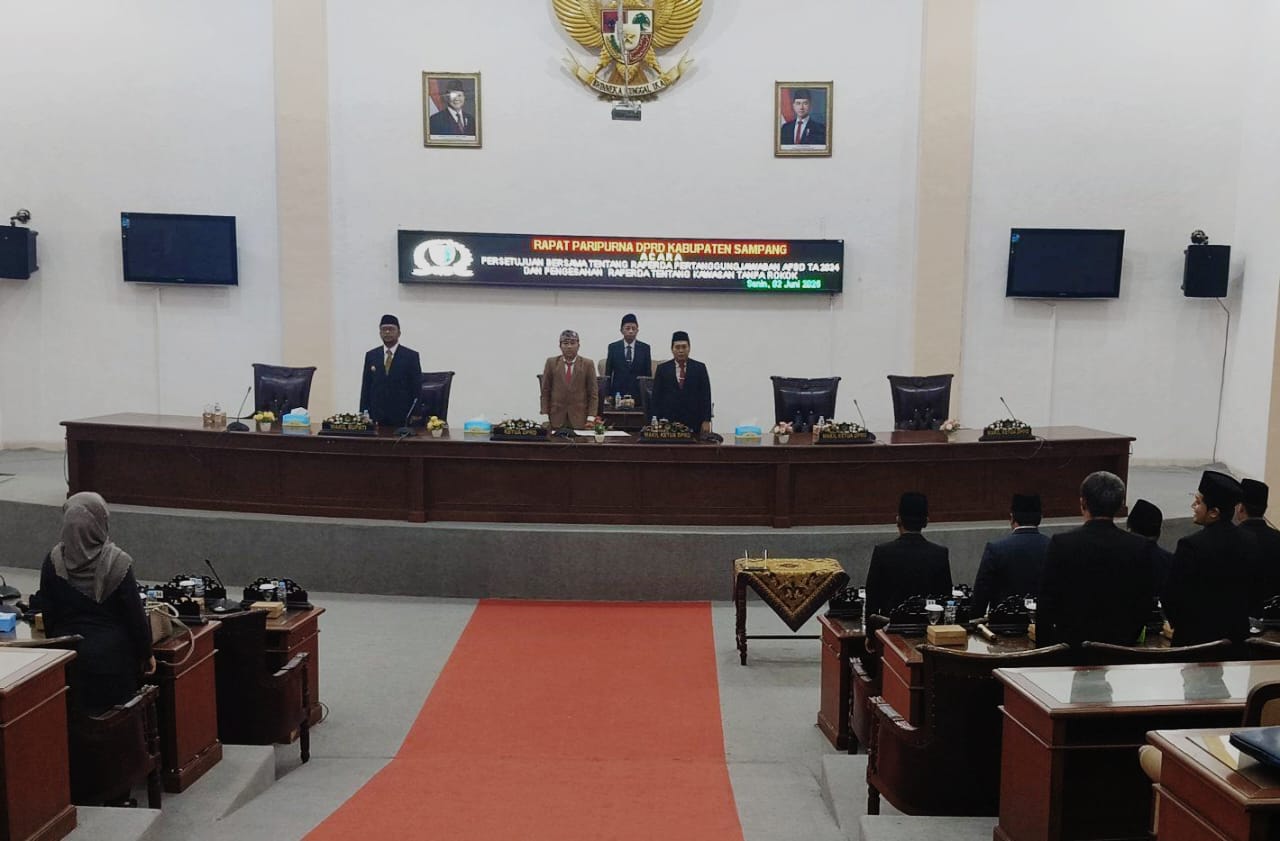 Rapat Paripurna dan Raperda Bersama, Legislatif serta Eksekutif Sepakat Jadikan Kabupaten Sampang Kawasan Tanpa Polusi Rokok