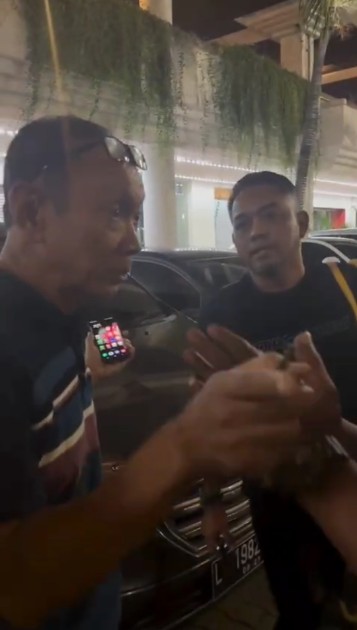 Salah satu potongan video yang saat ini viral antara dokter dan anggota pdi.p surabaya